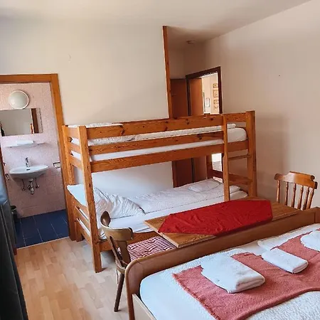 Mountain High Lodge Guest house